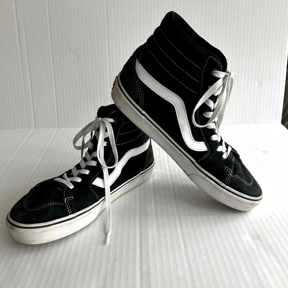 Vans Off The Wall High Top Black Suede and Canvas Skate Shoe 721356. Men’s Sz 9